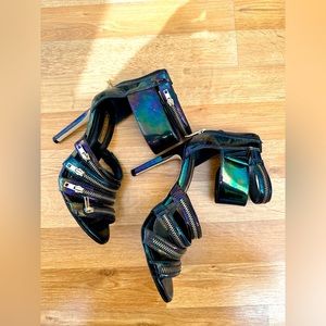 Iridiscent dark bcbg heels with zippers. Size 6